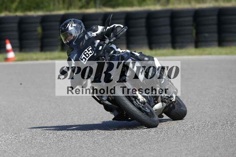 /44 09.08.2025 Plüss Moto Sport ADR/Einsteiger/565
